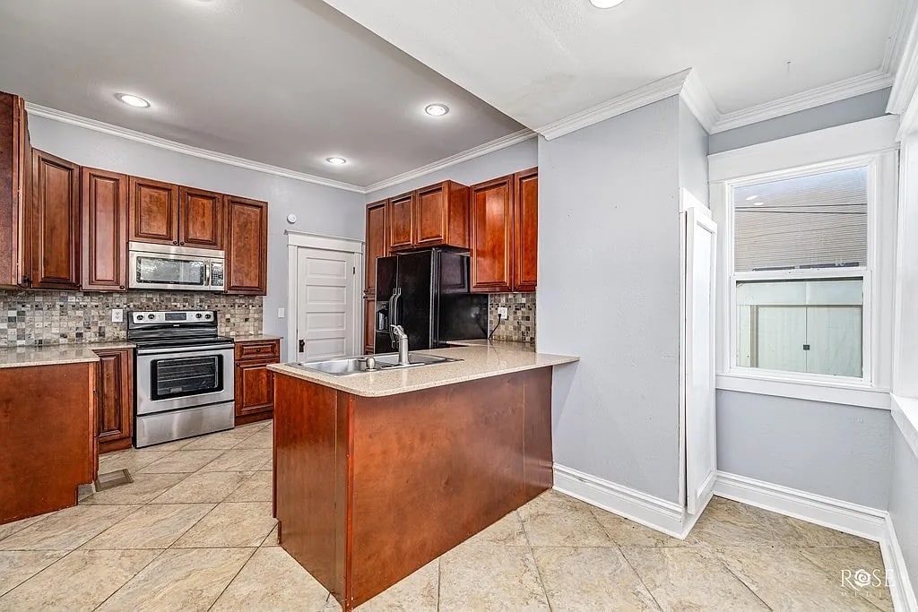 Building Photo - 2 N Adams St