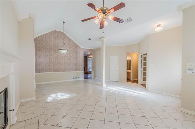 Building Photo - 313 Meadowood Ln