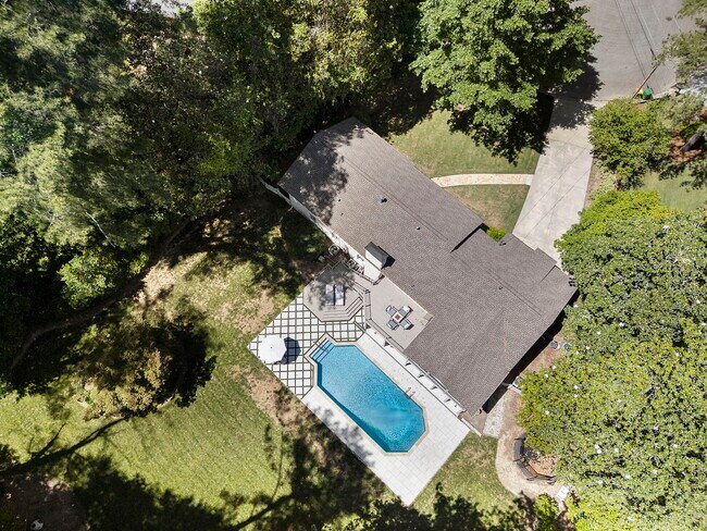 Building Photo - 4470 Chatworth Ct NE