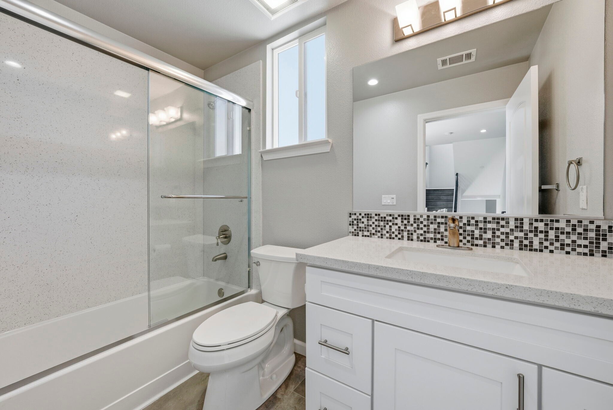 Building Photo - 817 Estancia Ter