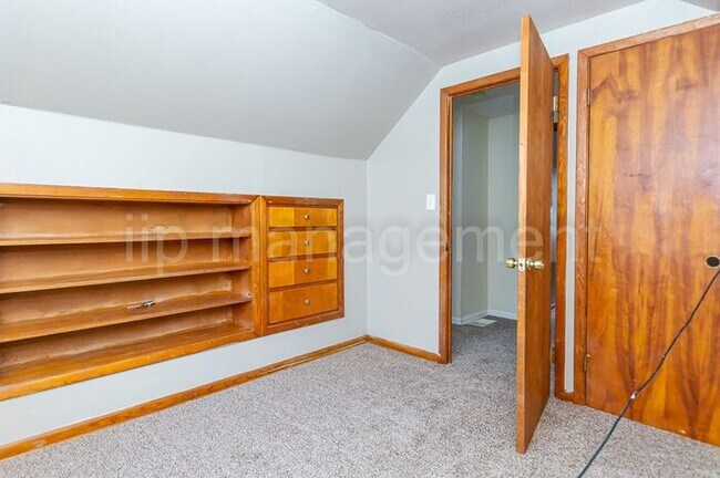 Building Photo - 4 Bedroom 2 Bath Cape Cod in Maple Hts