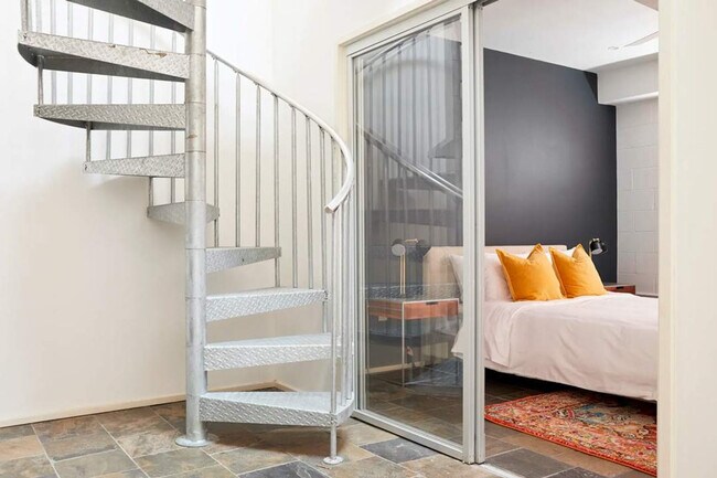 Building Photo - 2317 N Rampart St