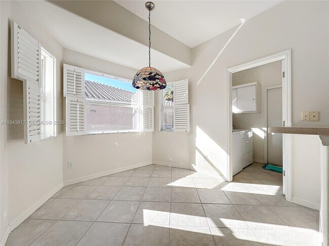 Building Photo - 4874 Sabal Lake Cir