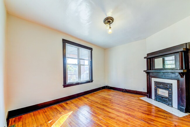 Building Photo - 86 Estella Ave