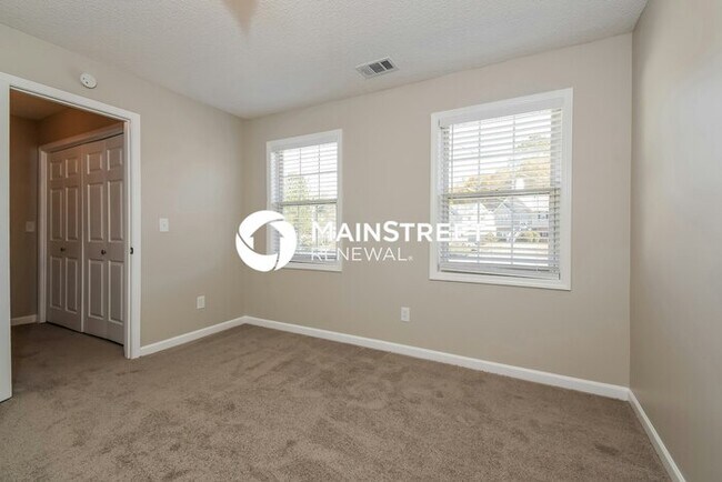 Building Photo - 3 Bedroom Pet-Friendly Home in AUSTELL, GA with Main Street Renewal