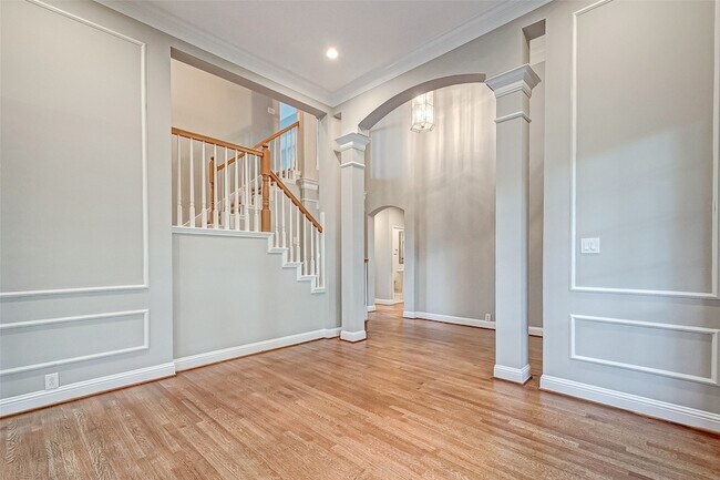 Building Photo - 24118 Bay Hill Blvd
