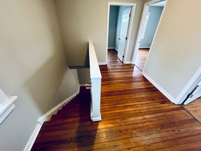 Building Photo - Beautifully Renovated 4bdrm/2bth Home Located in Richmond's Southside!!