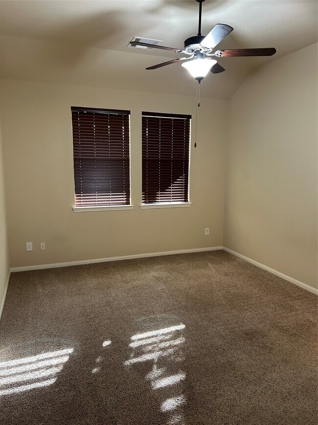 Building Photo - 284 Country Crossing Cir