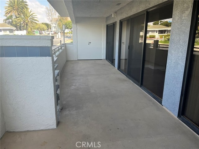 Building Photo - 220 Nice Ln