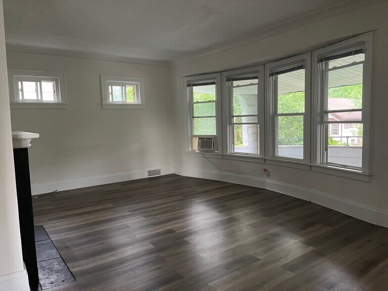 Building Photo - 3265 E Overlook Rd