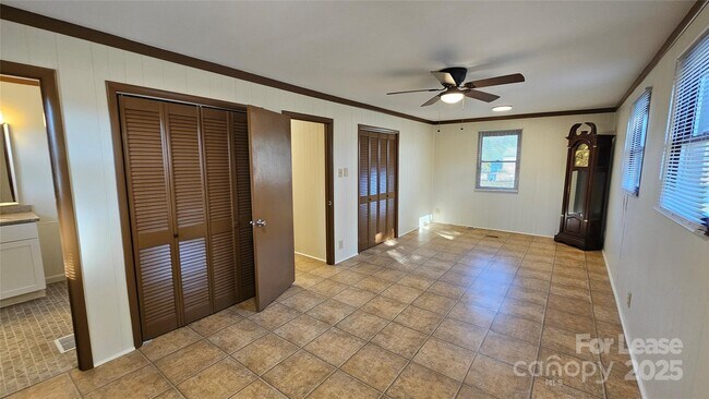 Building Photo - 5040 Pless Rd