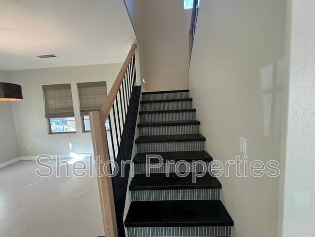 Building Photo - 20900 W Hamilton St