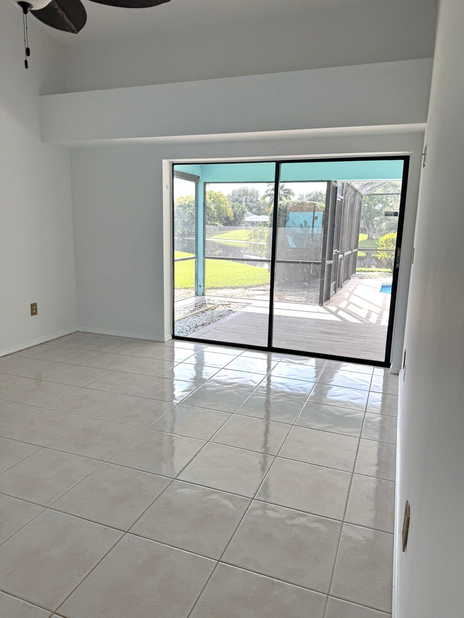 Building Photo - 1998 NE Ginger Ter