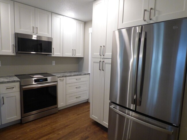 Building Photo - Merry Christmas!  This home is available now, with December rent free!