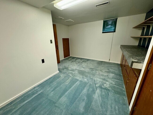 Building Photo - 3+ bed 2 bath house in south central Lincoln.