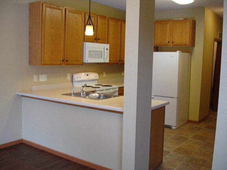 Building Photo - 633 Kingfisher Ln