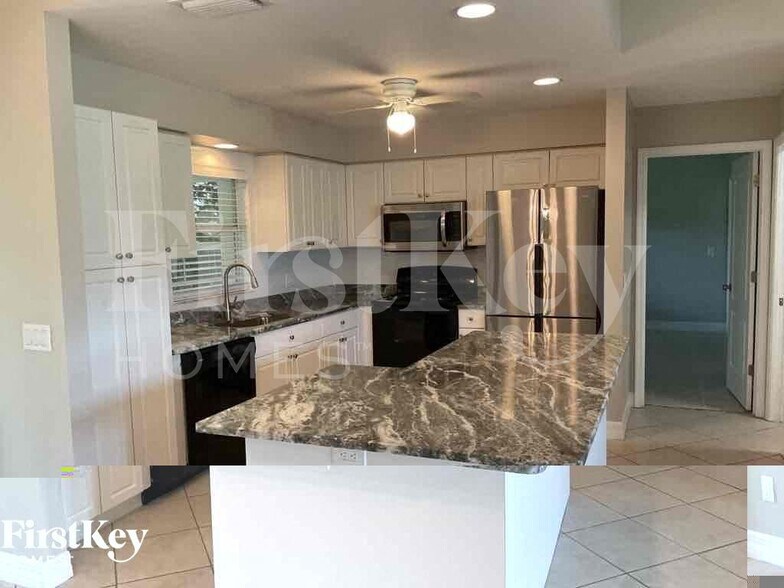 Building Photo - 314 SE 15th St