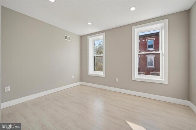 Building Photo - 2425 Turner St