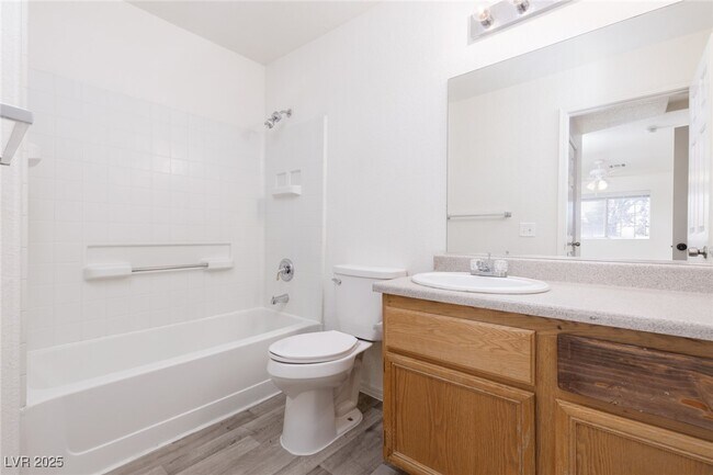 Building Photo - 4730 E Craig Rd