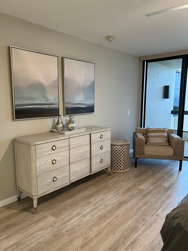 Building Photo - 2020 Harbourside Dr
