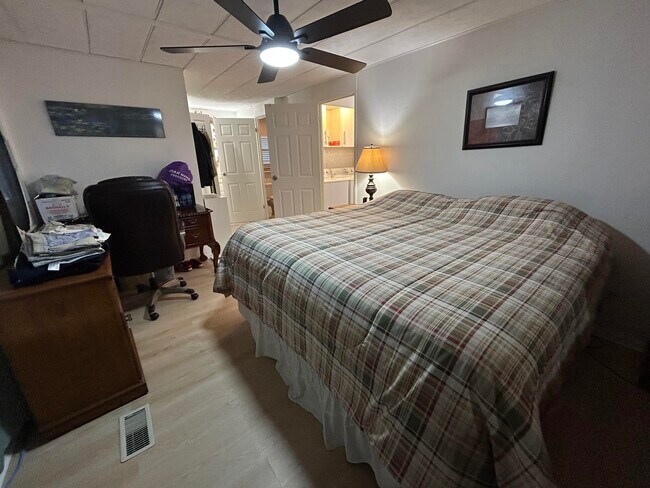 Building Photo - 12375 S Military Trl