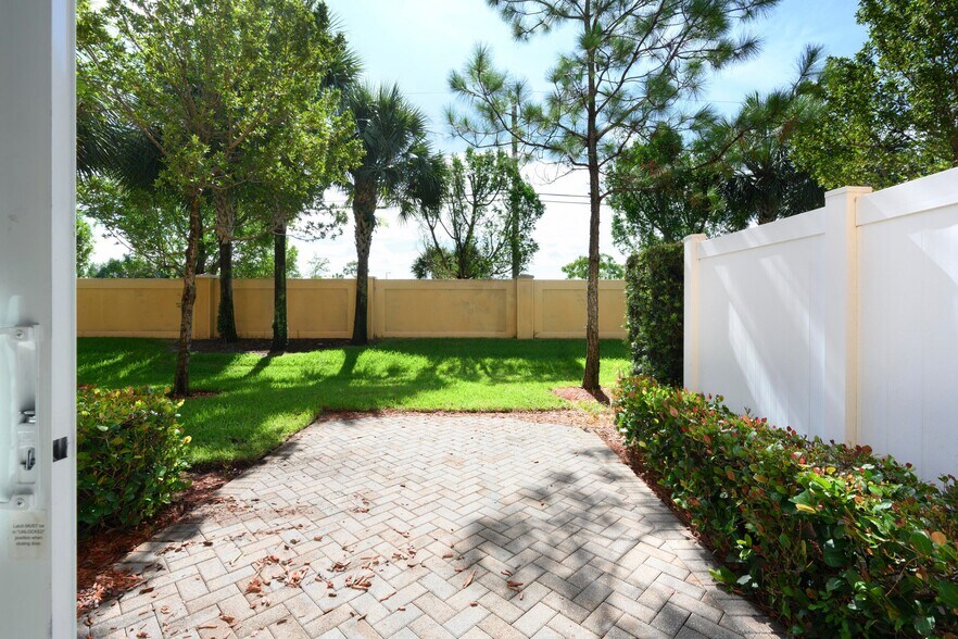 Building Photo - 5813 Monterra Club Dr