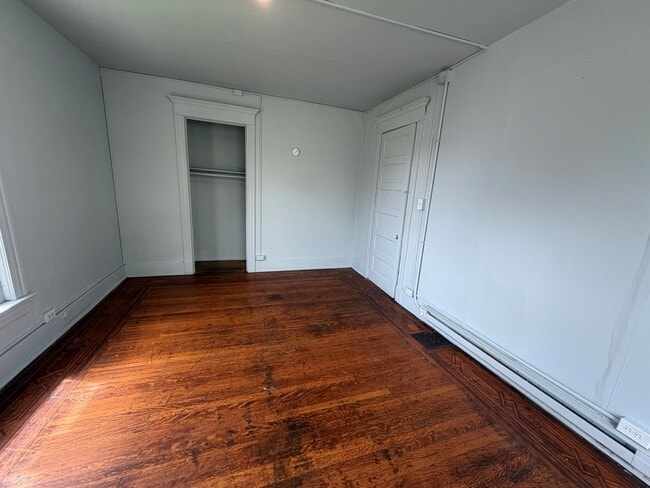 Building Photo - 1218-2S Walnut-