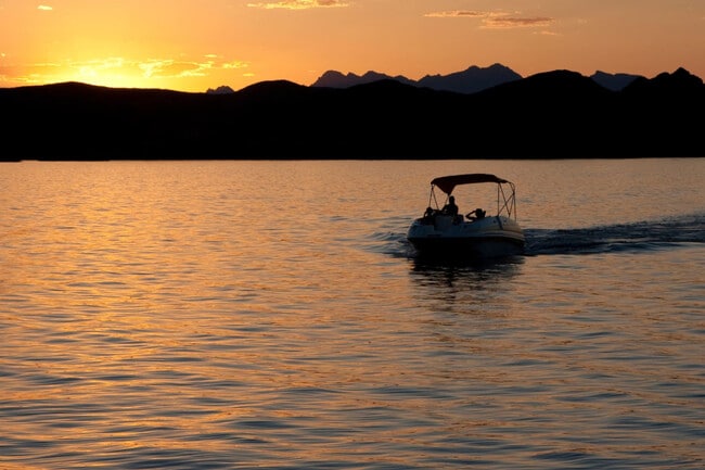 Building Photo - 820 Avalon Ave