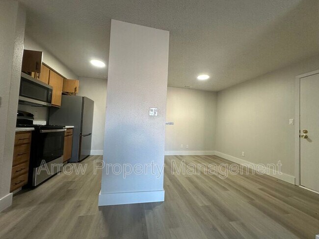 Building Photo - 2344 N 44th St