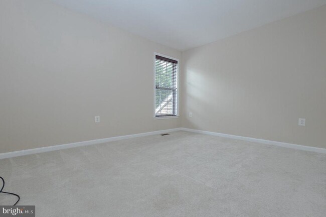 Building Photo - 105 Ticonderoga Dr
