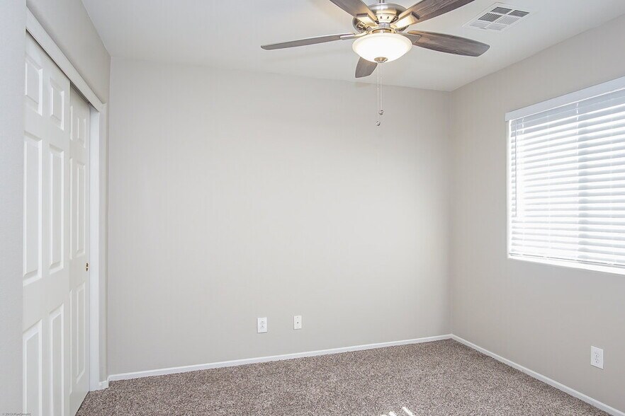 Building Photo - 9213 Millikan Ave