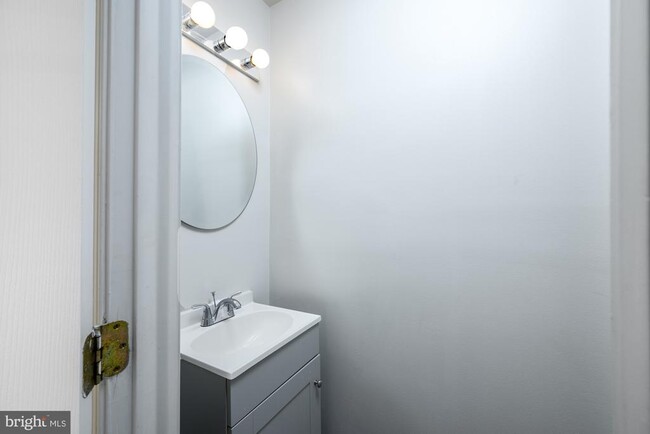 Building Photo - 105 Brenwick Ct
