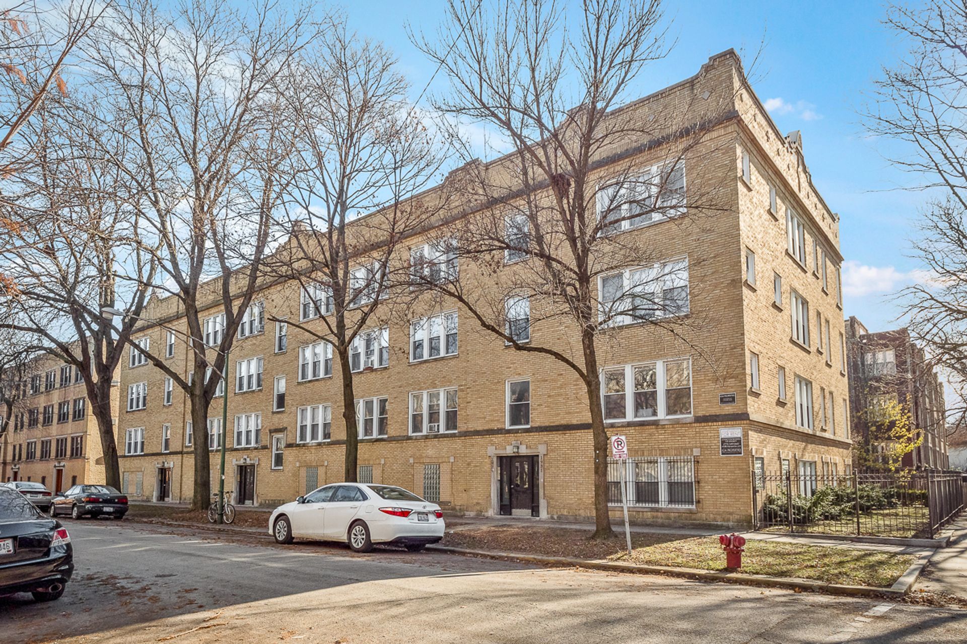 Building Photo - 1931 W Winona St