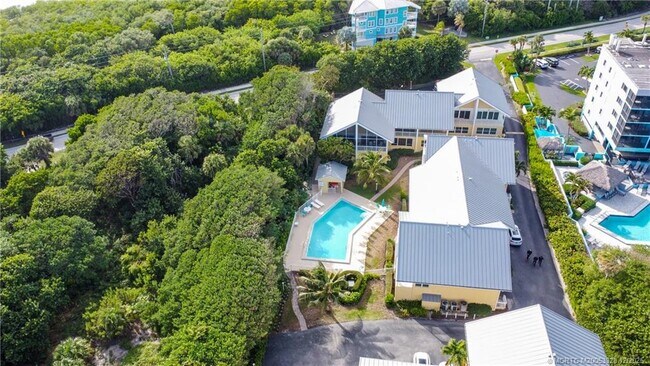 Building Photo - 245 NE MacArthur Blvd