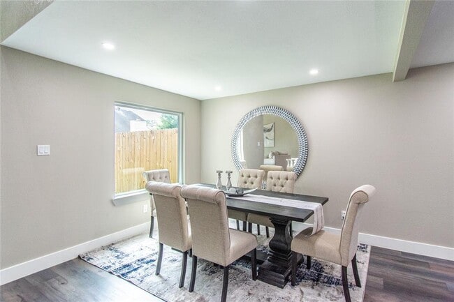 Building Photo - 3227 Westwick Dr