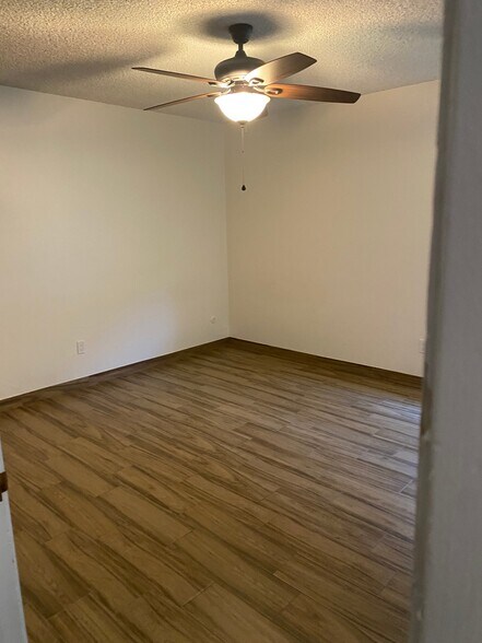 Building Photo - 742 Theta Cir