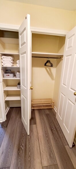 Building Photo - 496 Lawnview Dr