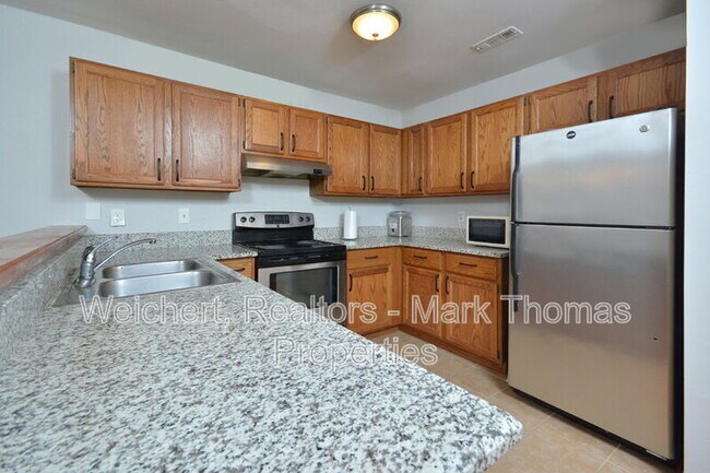 Building Photo - 104 Gatehouse Ln