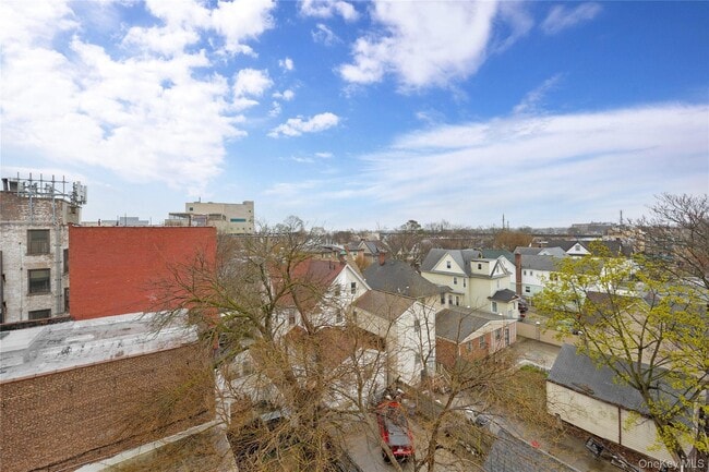 Building Photo - 172-18 Jamaica Ave