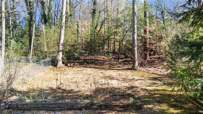 Building Photo - 2038 S Akin Dr