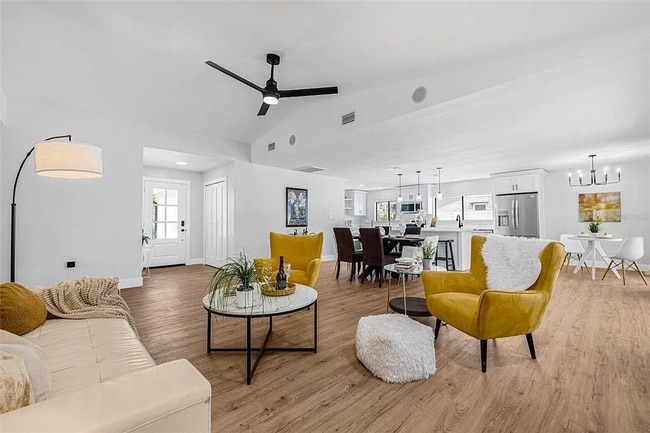 Building Photo - Charming 3-Bedroom Home with Large Fenced ...