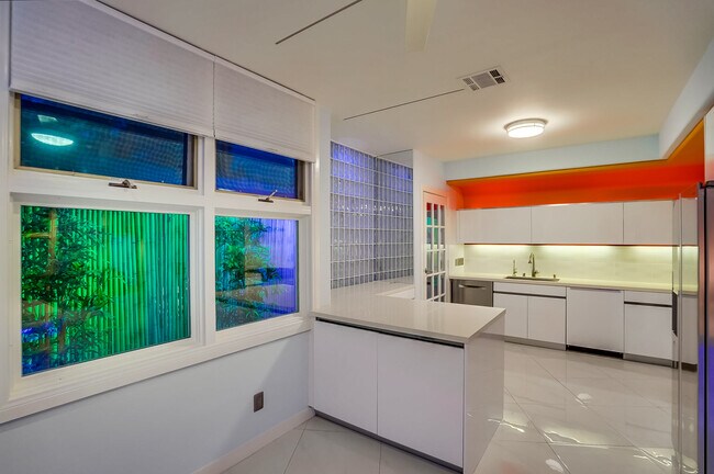 Building Photo - 1128 22nd St