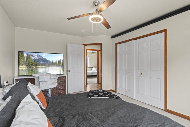 Building Photo - 770 Stargate Dr