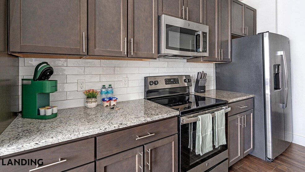 Building Photo - 20915 Wilderness Oak