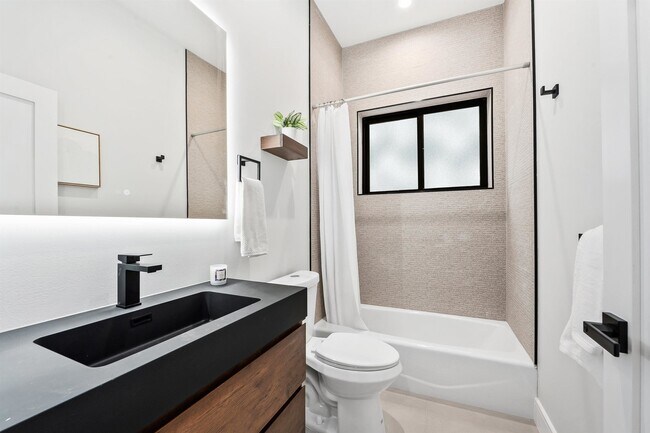 Building Photo - 165 Delaware Ave