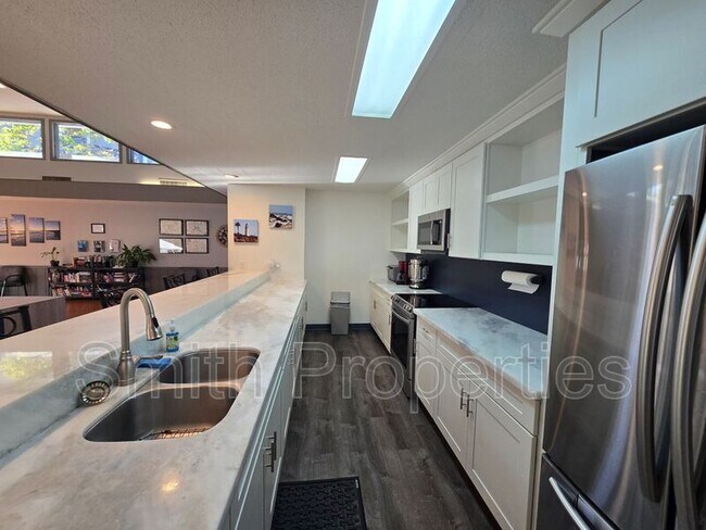Building Photo - 3604 W Estates Ln
