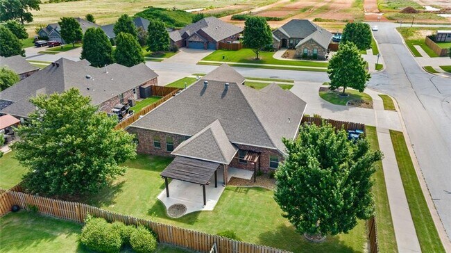Building Photo - 2506 SW Glenn Ridge Rd