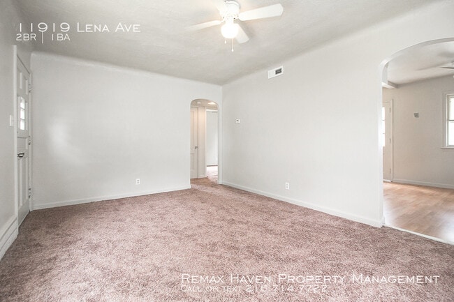 Building Photo - 11919 Lena Ave