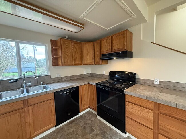 Building Photo - Updated Farm House