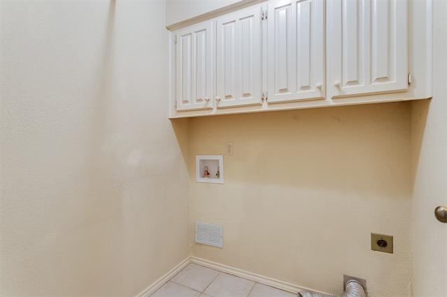 Building Photo - 208 Simmons Dr